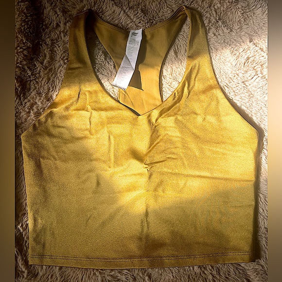 Fabletics Averie built in bra tank - Picture 3 of 4